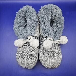 NWT Secret Treasures Faux Fur Non-Slip Slipper Socks Size 4-10 Gray